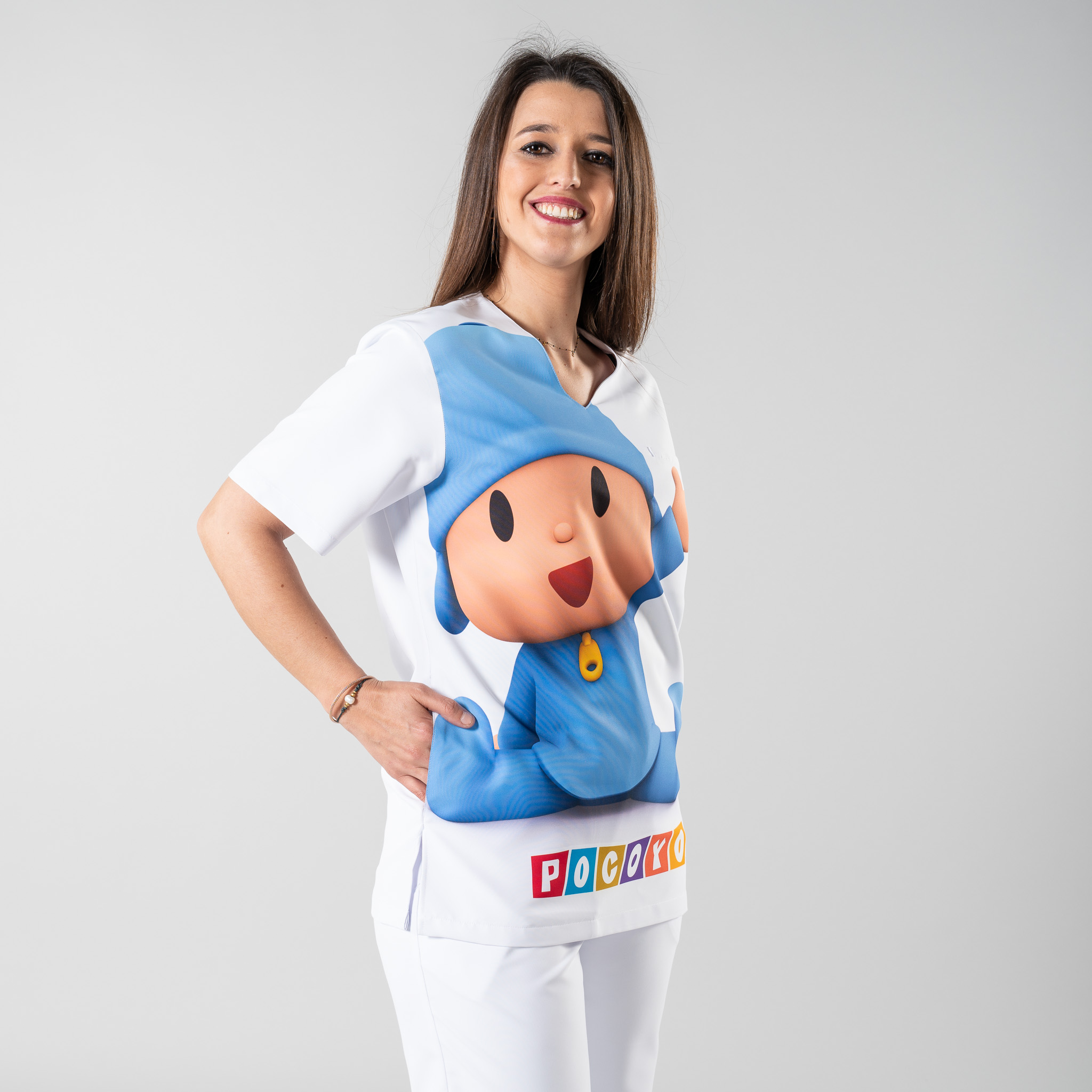 BLUSA UNISEX POCOYO BOLSILLOS LATERALES OCULTOS